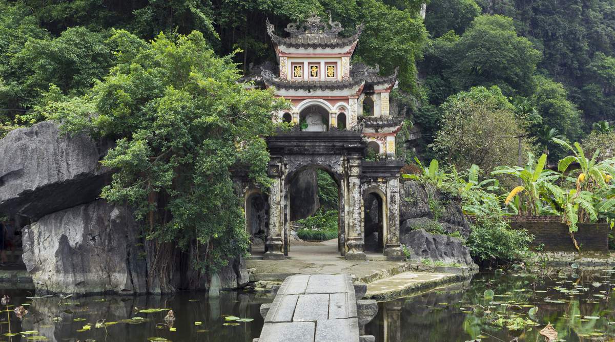 Bich Dong pagoda