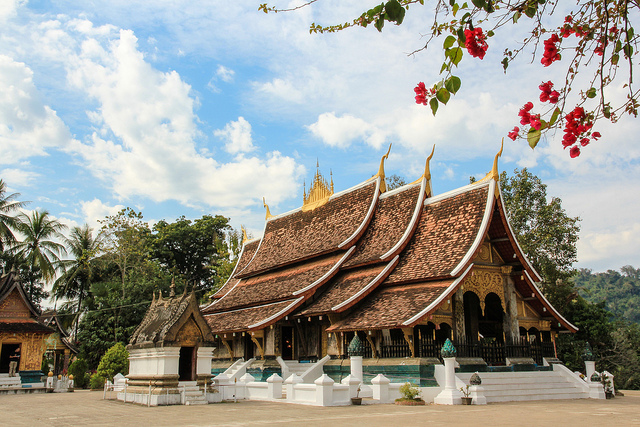 wat-xieng-thong-luang-prabang-GiroAsiaTravel