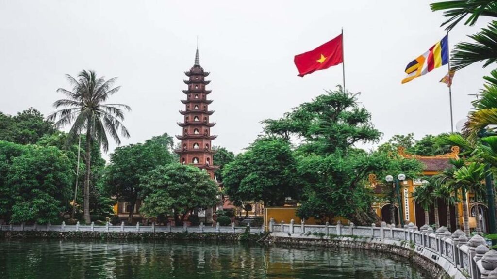 La pagoda di Tran Quoc - Cosa vedere a Hanoi - Giro Asia Travel - Tour in Vietnam