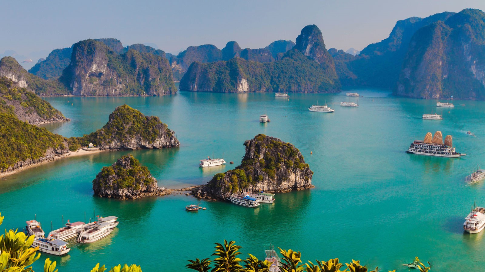 Visitare la Baia di Ha Long - Giro Asia Travel - Tour in Vietnam