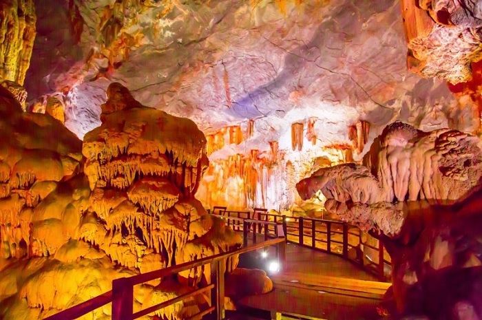 La Grotta di Dau Go (Grotta dei Pali di Legno) - Visitare la Baia di Ha Long - Giro Asia Travel - Tour in Vietnam