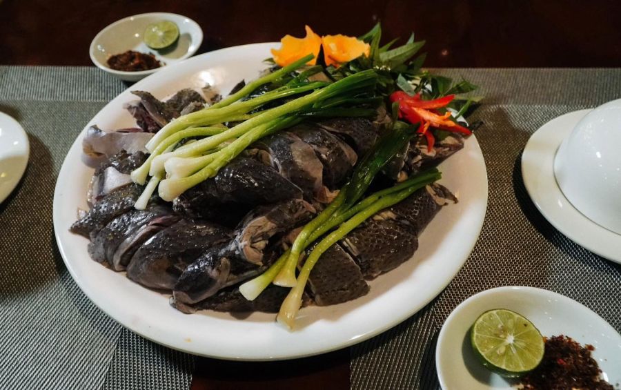 Ga Den H'mong (Pollo nero)