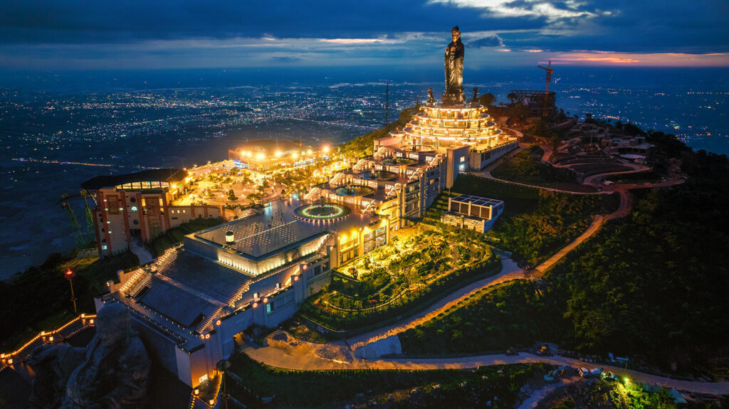 Montagna Ba Den (Montagna della Signora Nera)
