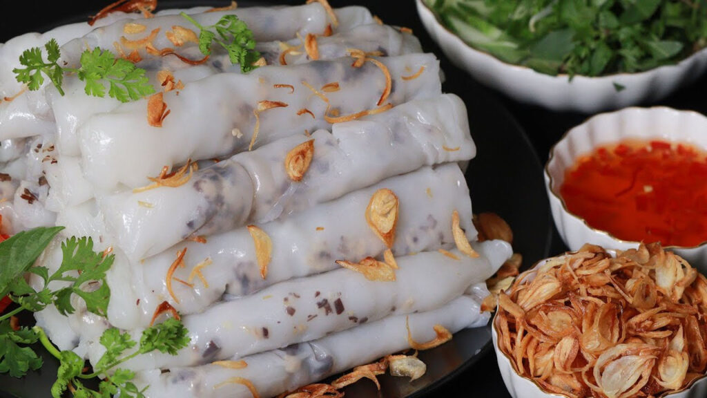 Bánh Cuốn (Involtini di riso al vapore)