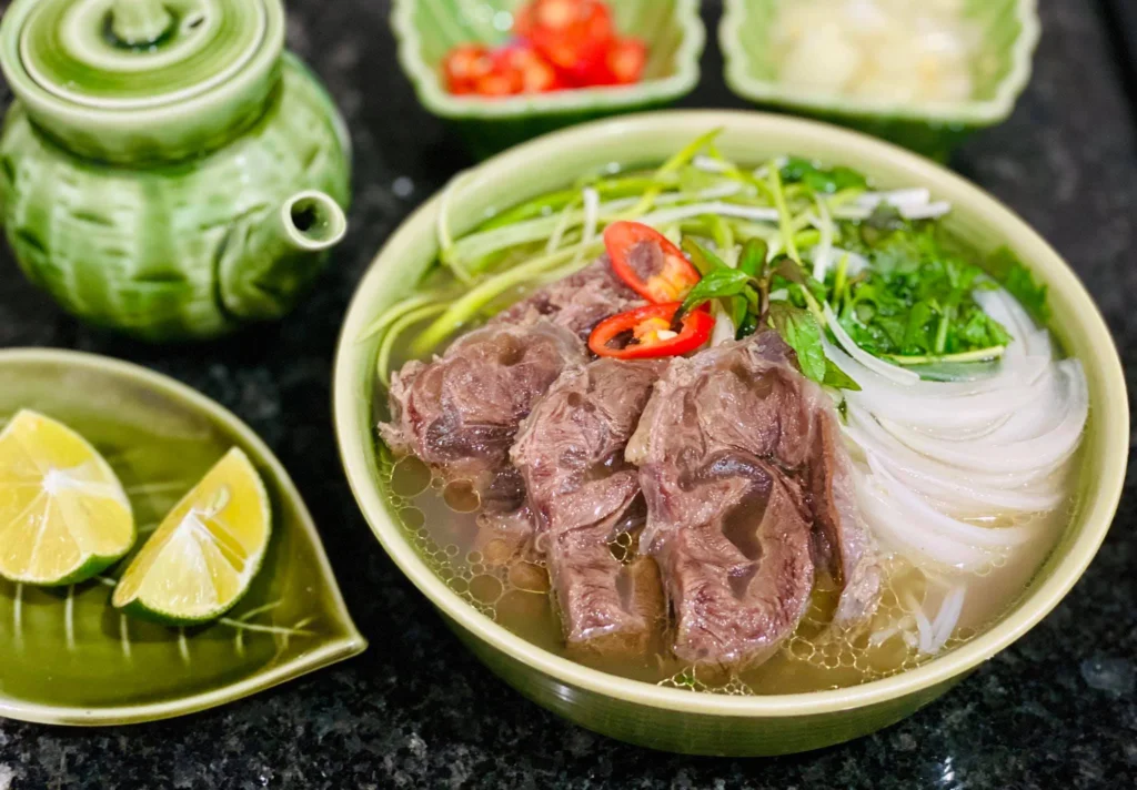 Phở (Zuppa tradizionale di noodle)