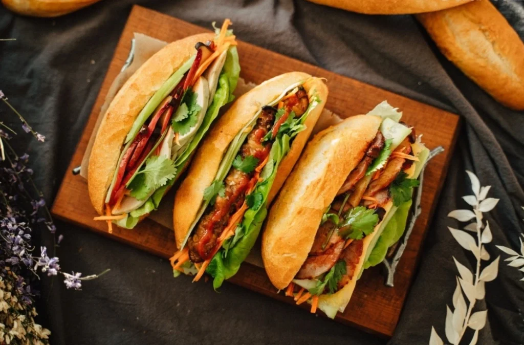 Bánh Mì (Baguette farcita)
