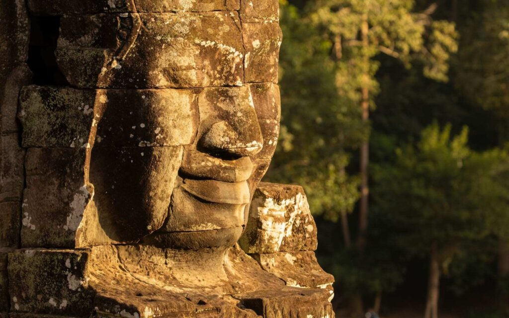 Visita Angkor Thom, la famosa città nella città di Angkor.